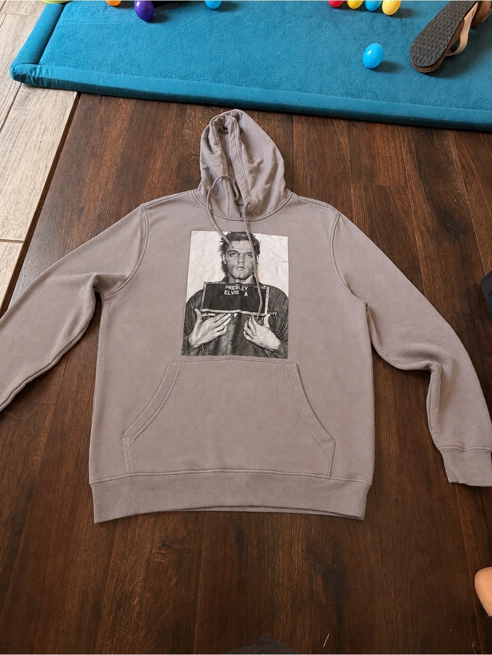 Elvis Presley Graceland 2018 Taped Mugshot Distressed Hoodie Large Hybrid HTF